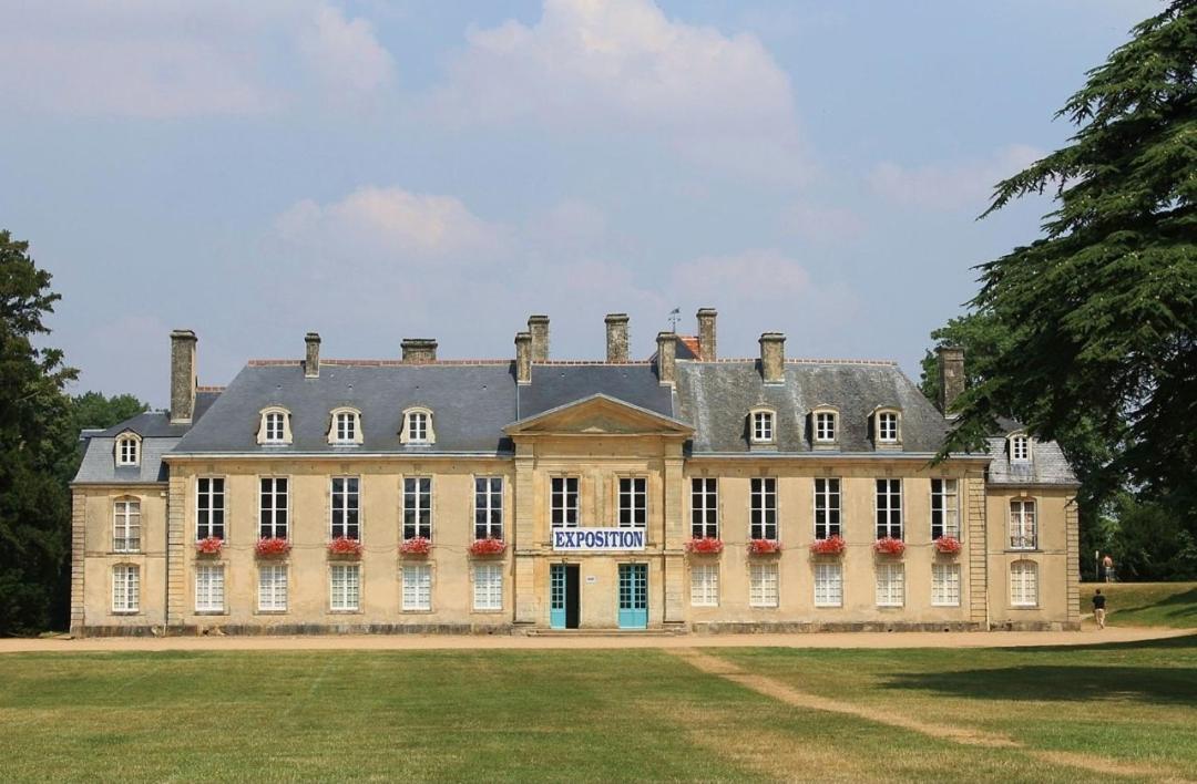 La Maison Des Remparts Apartment Falaise  Bagian luar foto